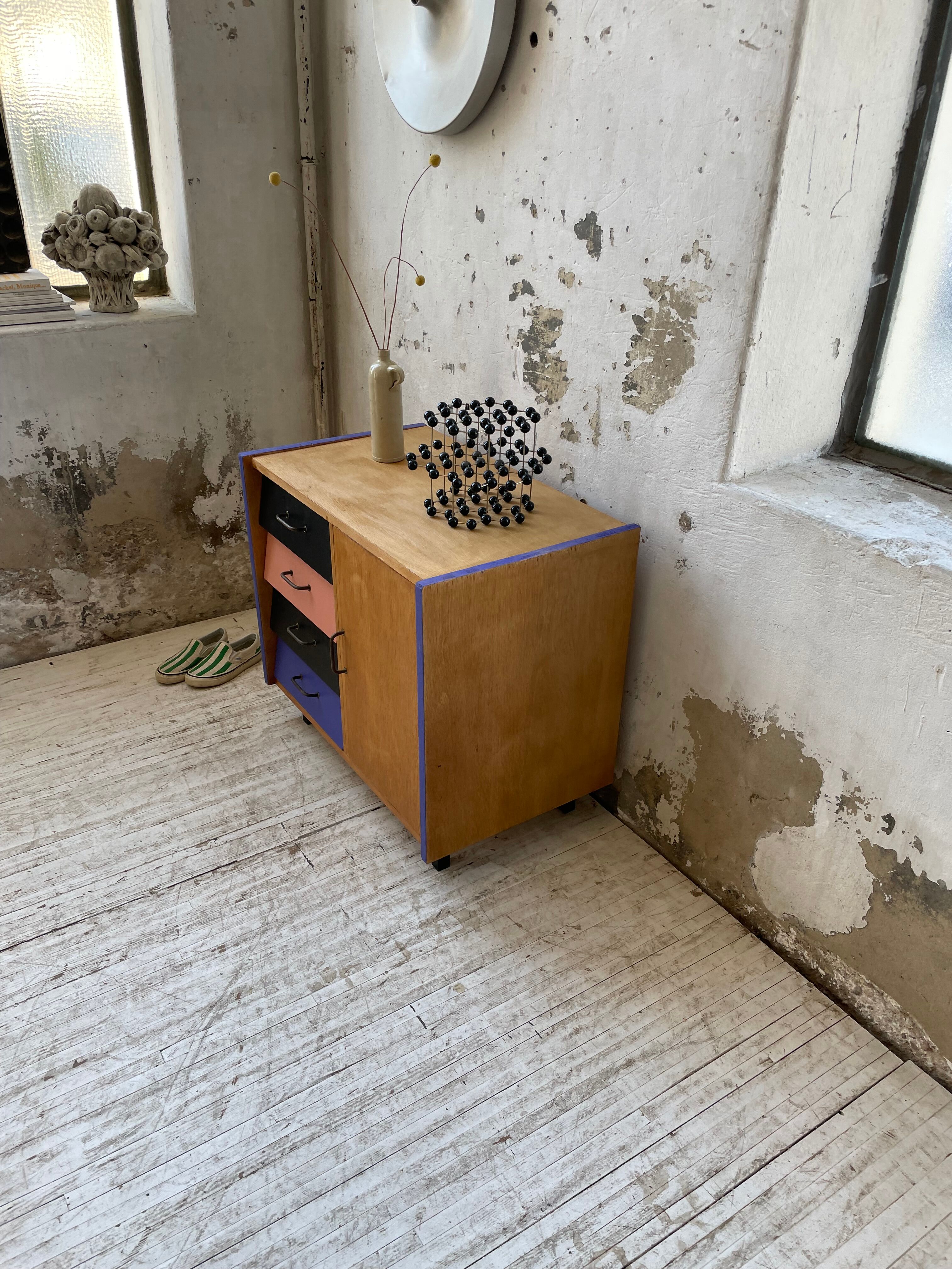 Meuble commode colorée années 60