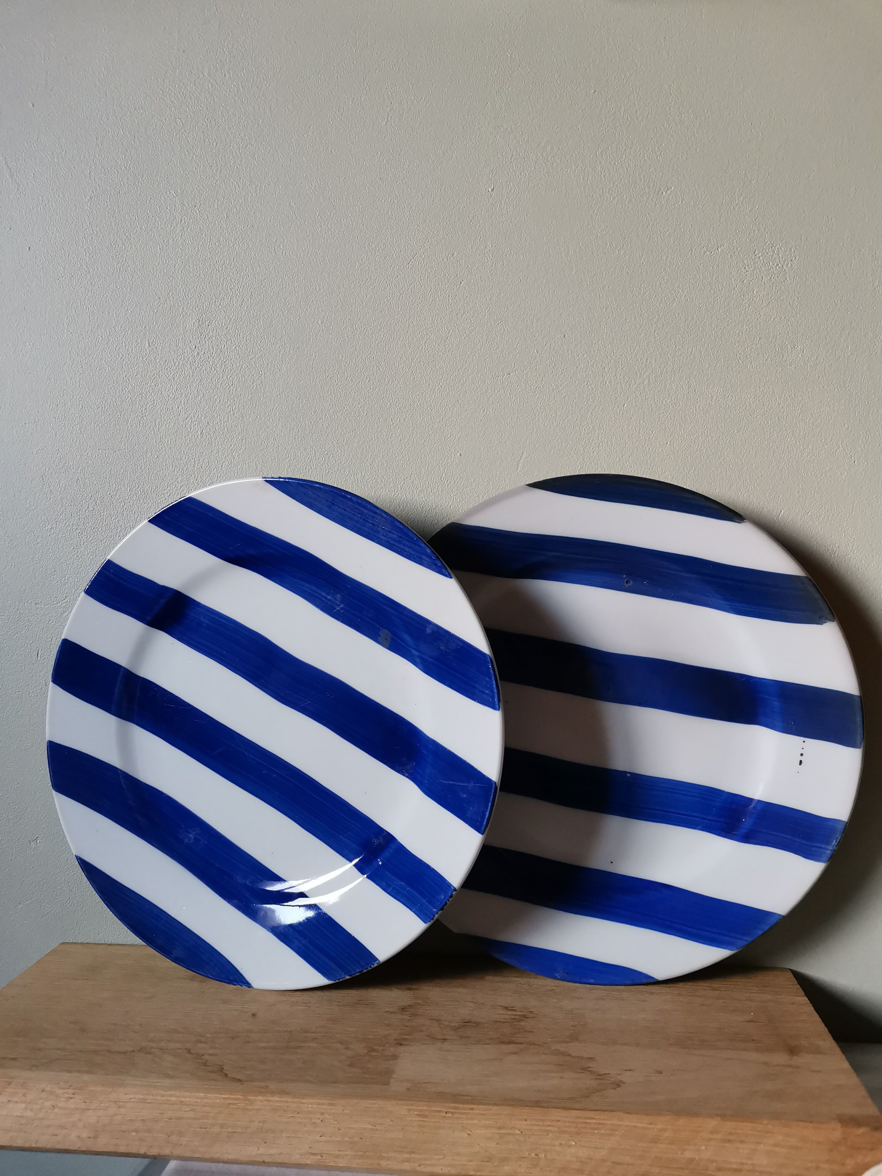 Set of 2 vintage plates in glazed stoneware with blue stripes