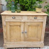 Natural wood charm buffet
