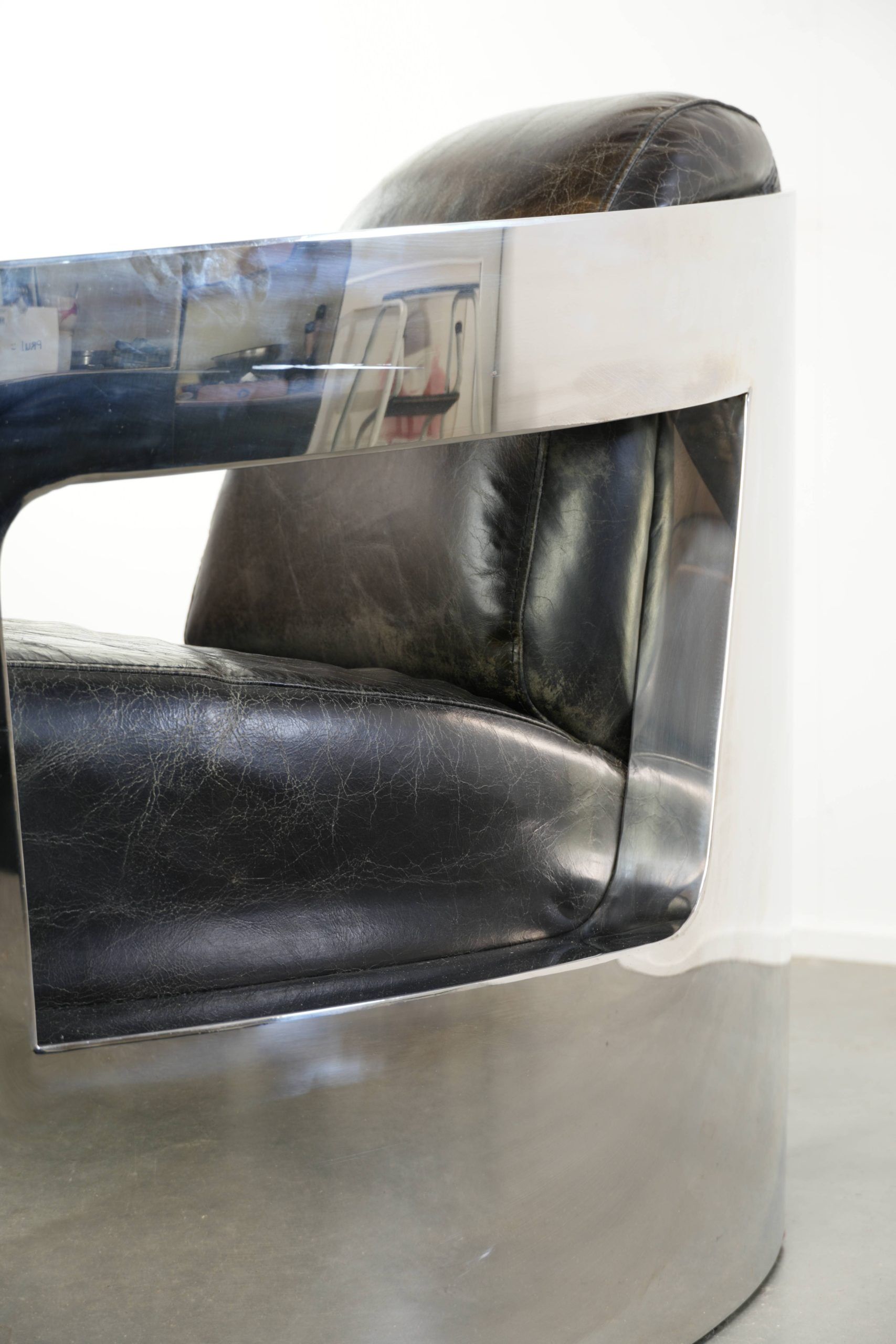Industrial Aviator design armchair in cowhide finished with aluminium