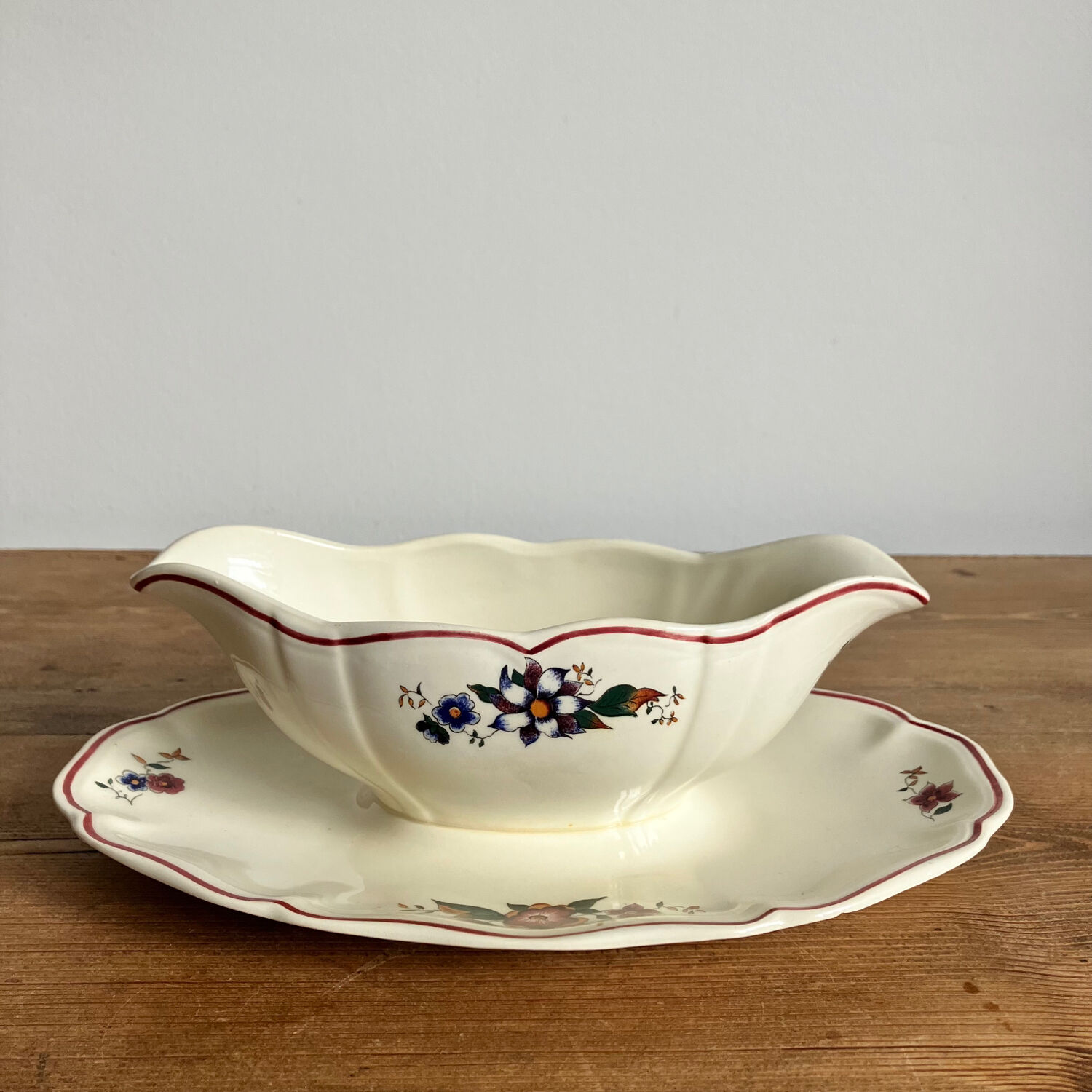 “Marly” sauceboat from Sarreguemines