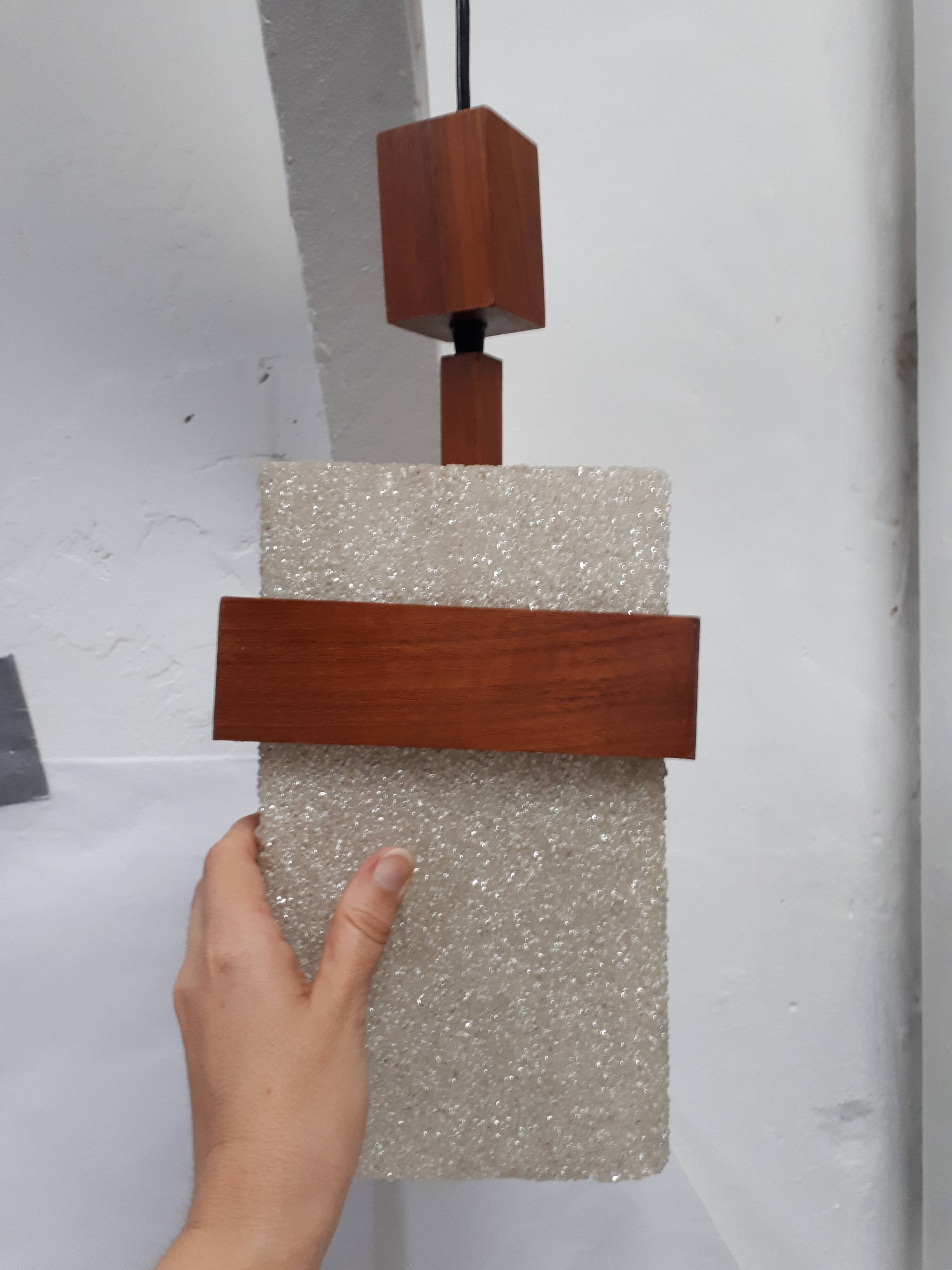 Lampe suspension bois teck et plexis vintage 1970