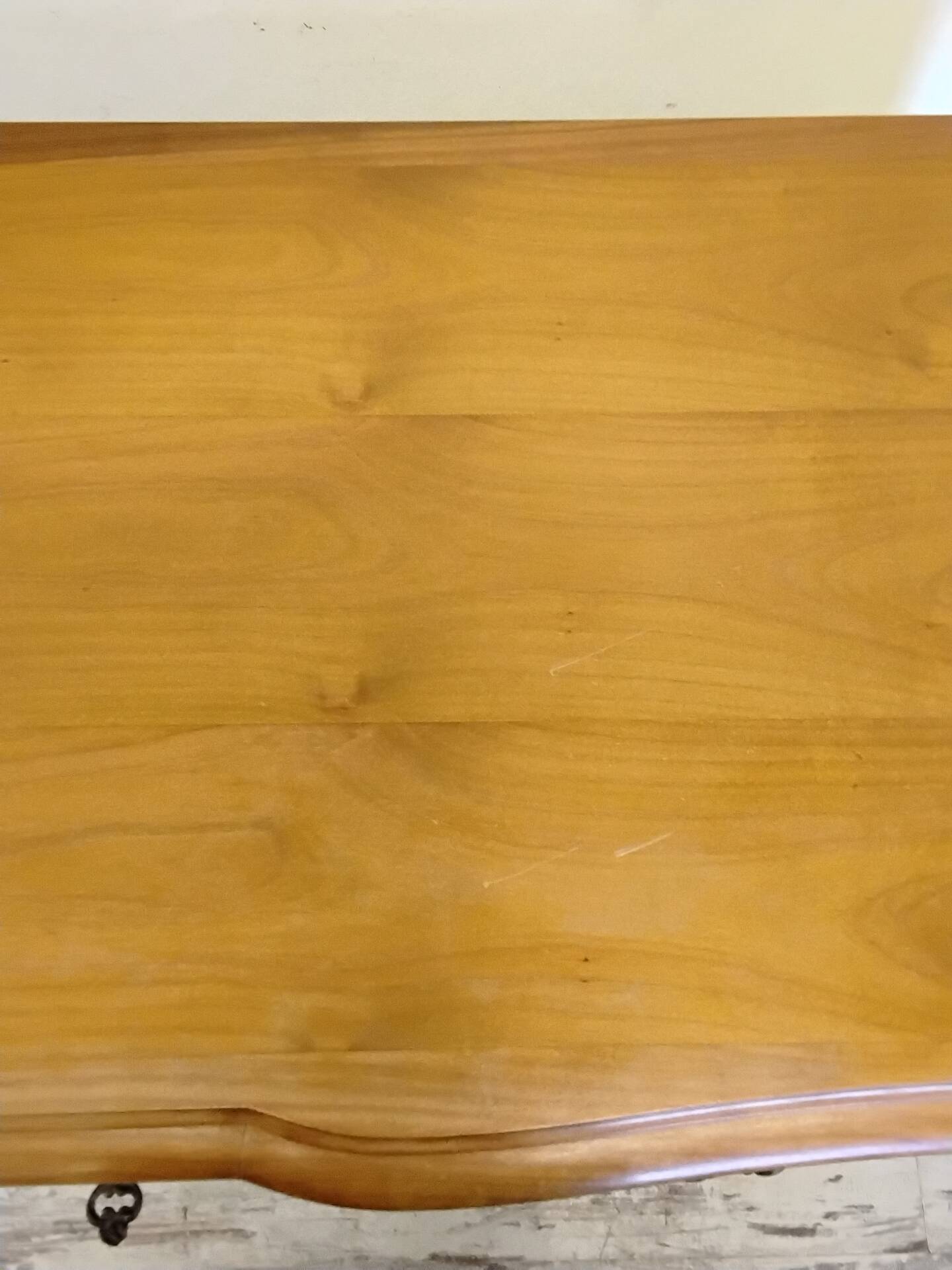 Commode de style Louis XV en bois 