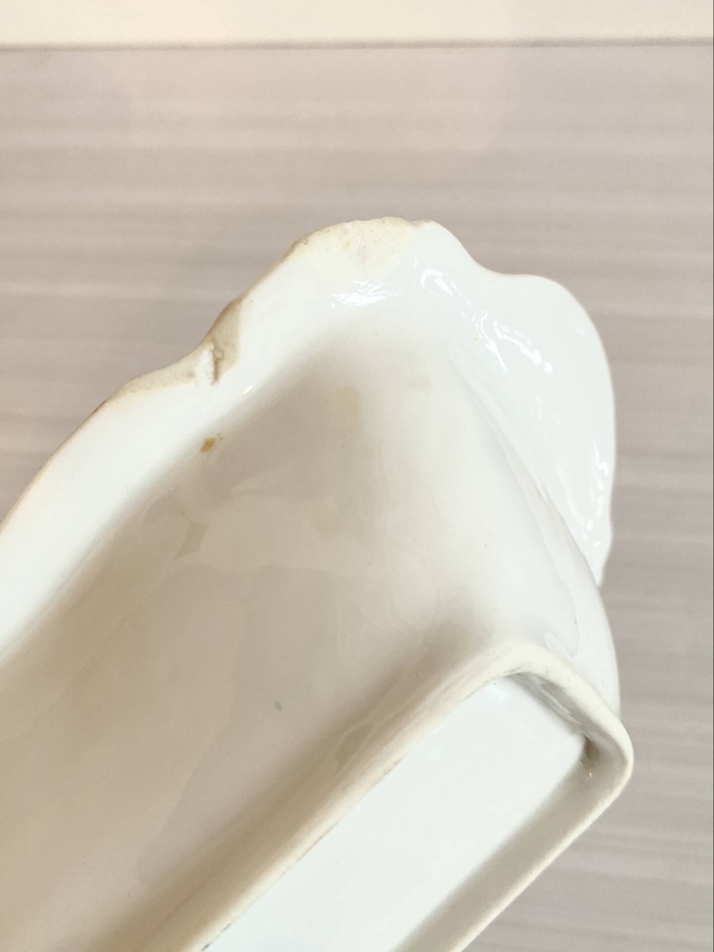 2 antique serving dishes made of Haviland porcelain from the late 19th to early 20th century.