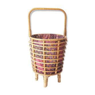 Rattan worker