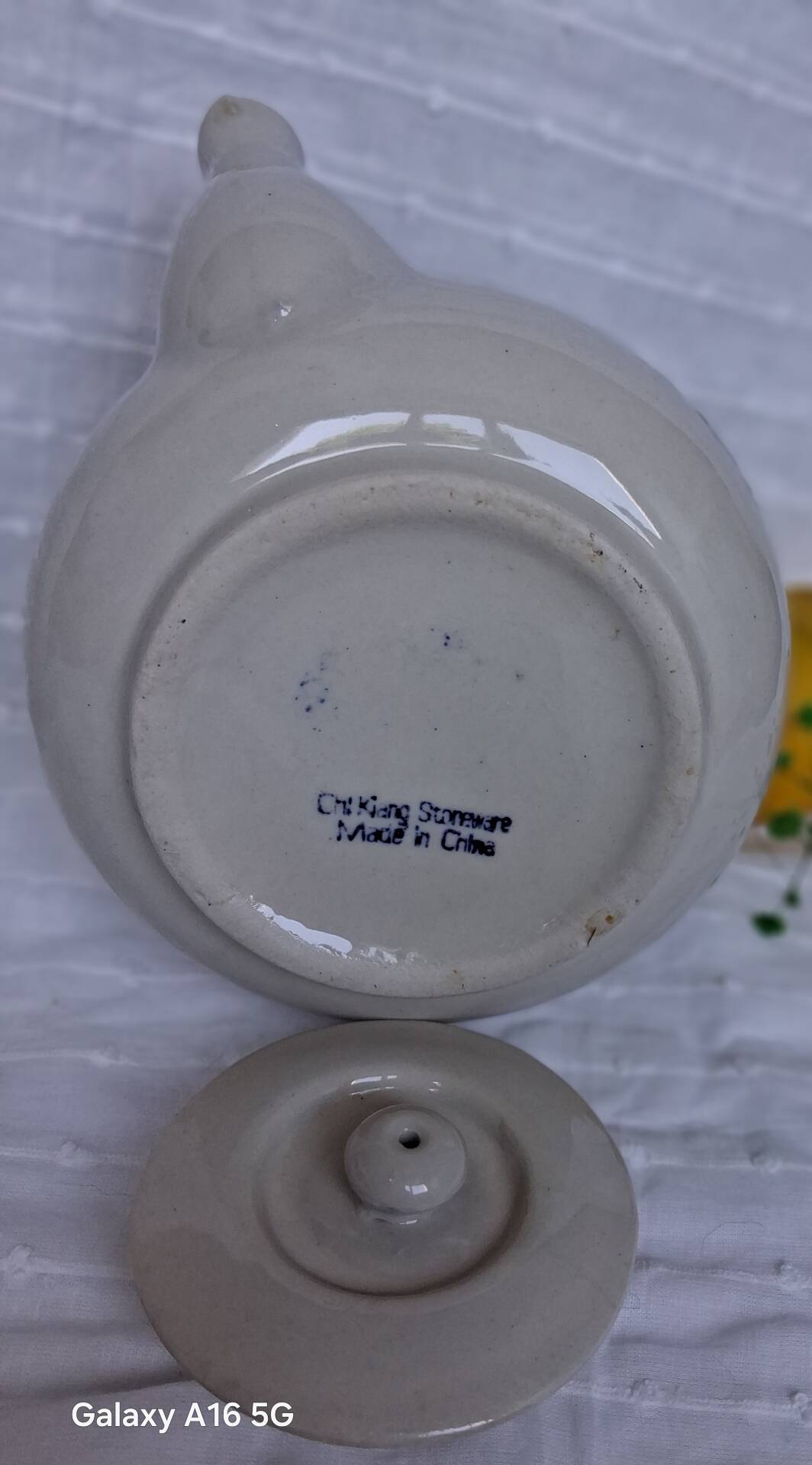 Vintage Chinese ceramic teapot Chi Kiang Stoneware.