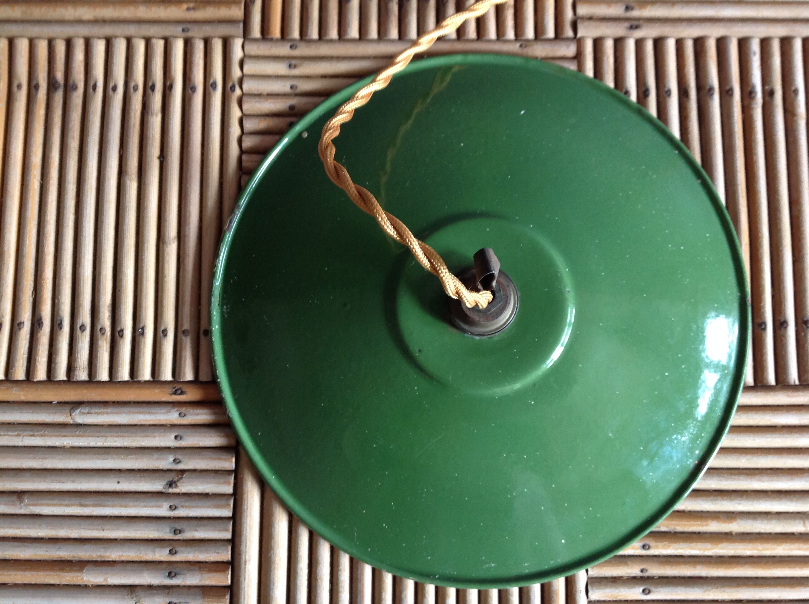 Suspension gamelle verte