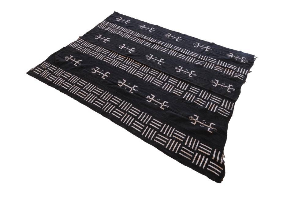 Vintage fabric from Mali black and white - 157 x 210 cm