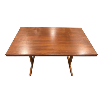 Scandinavian teak extendable table in the 1970s