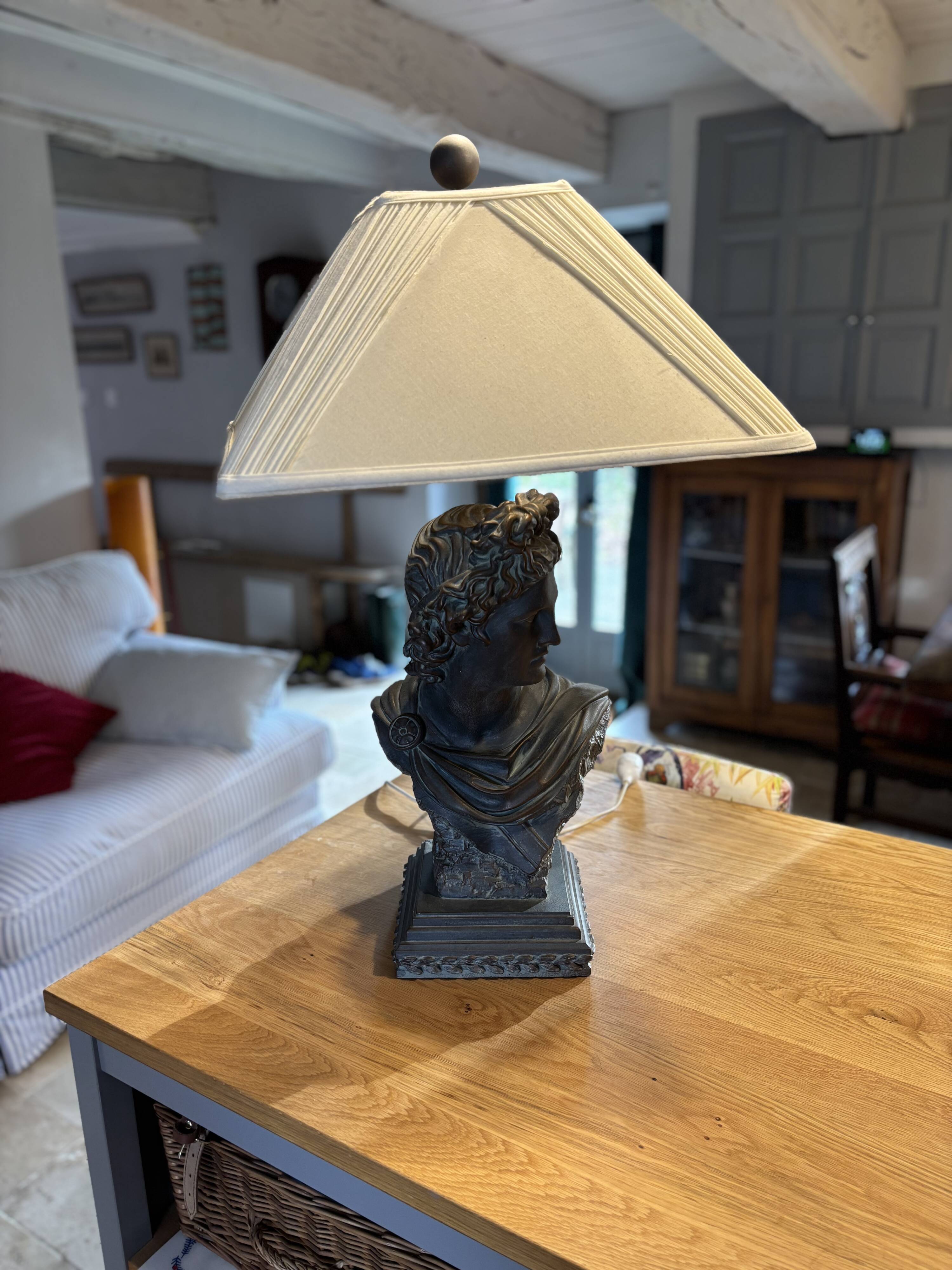 Lampe de table vintage avec base en buste sculpté
