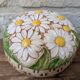 Boite ronde avec couvercle en barbotine à décor de marguerite Holland Mold
