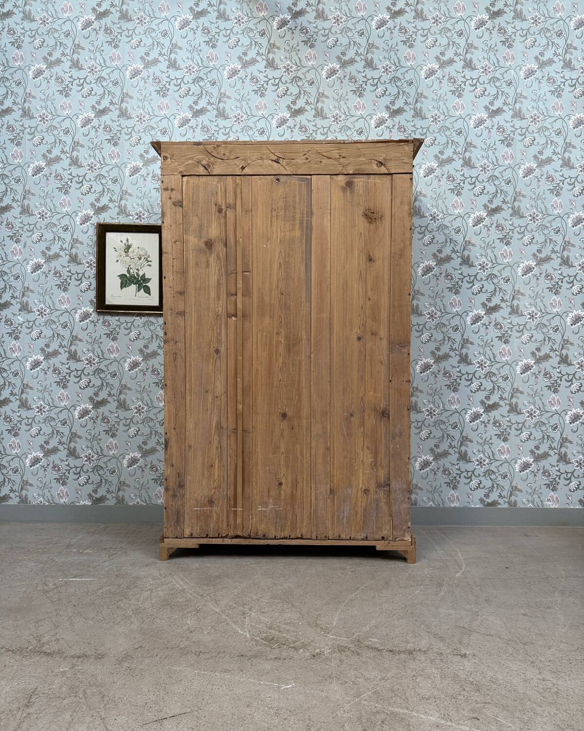 Large English wardrobe in solid pine (renovated)