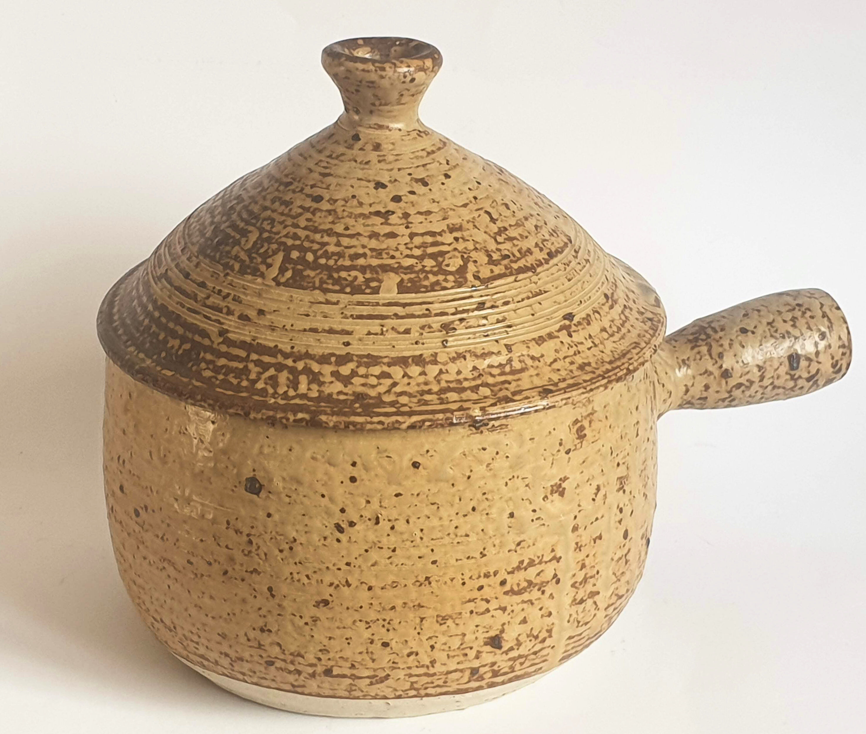 Sandstone pan by André Bodin La Borne