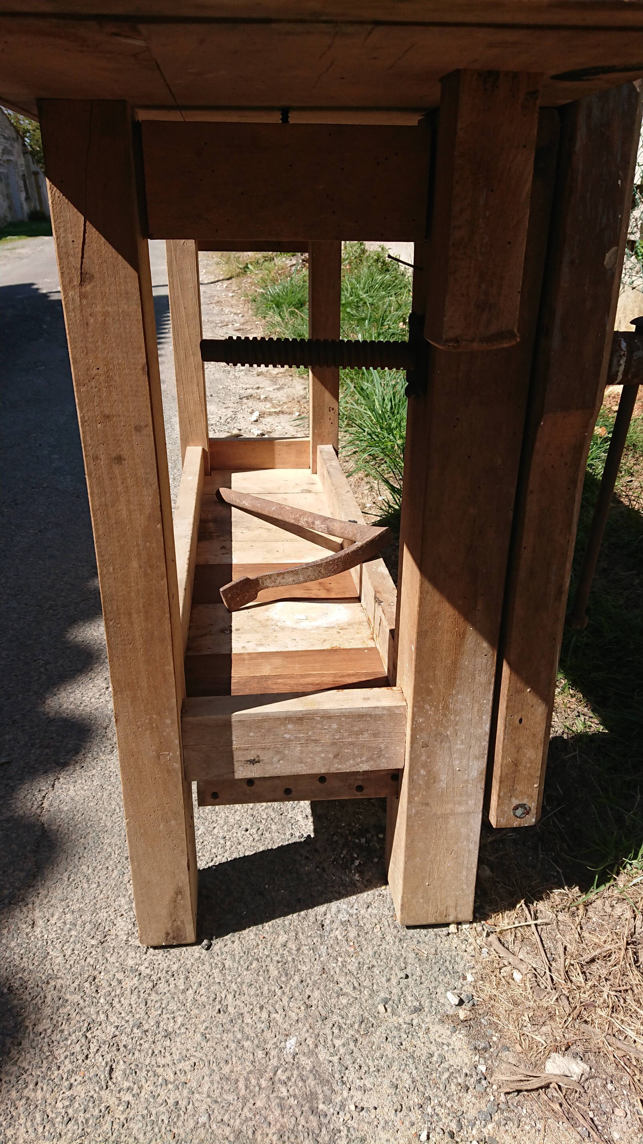 Built in raw wood with its press and valet - GRENAD