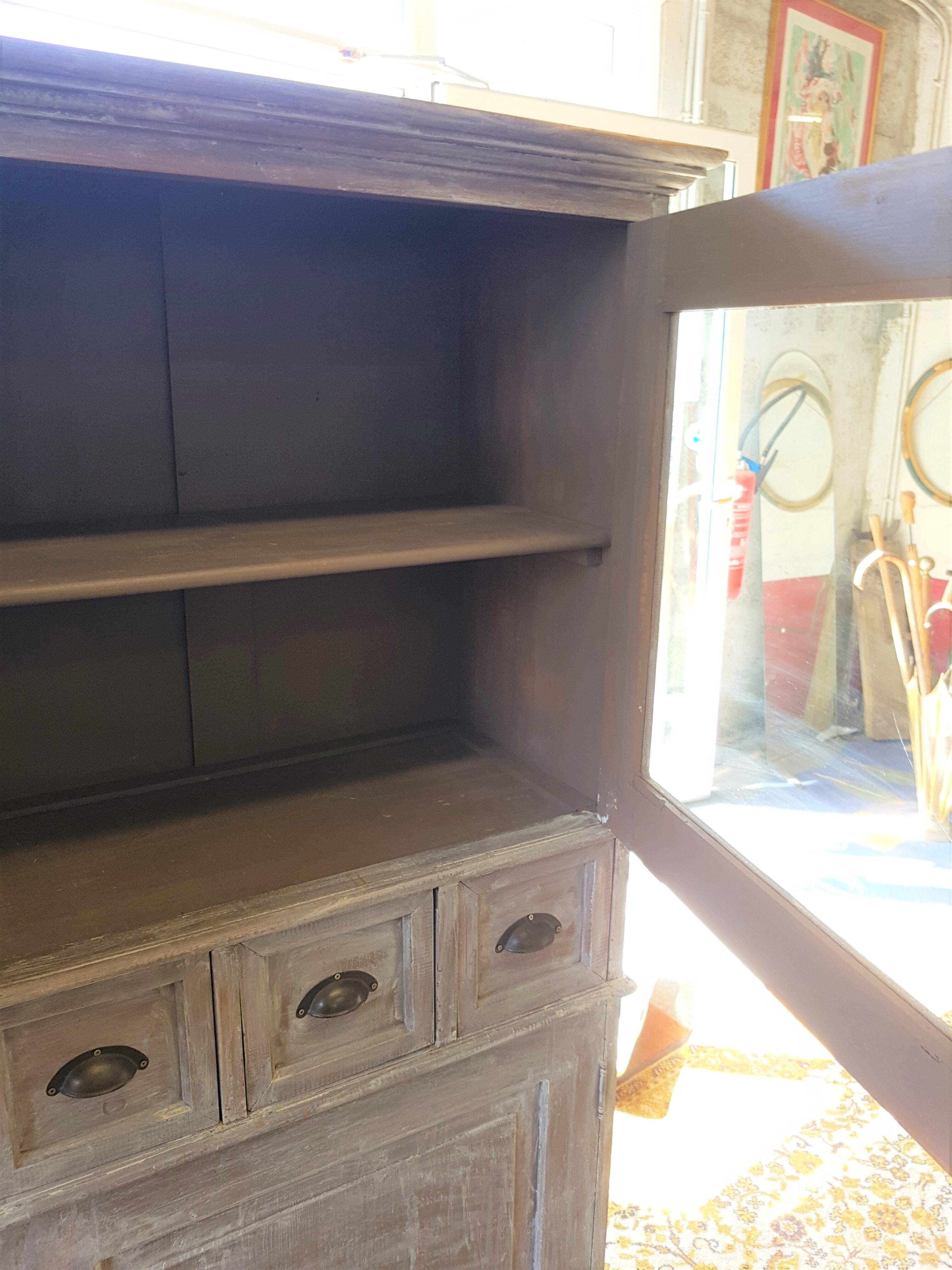 Grain-style storage furniture