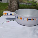 Enamelled cast iron fondue pan