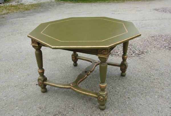 Table Octogonale style Louis XIII– Relooking Signature Vert Olive & Or