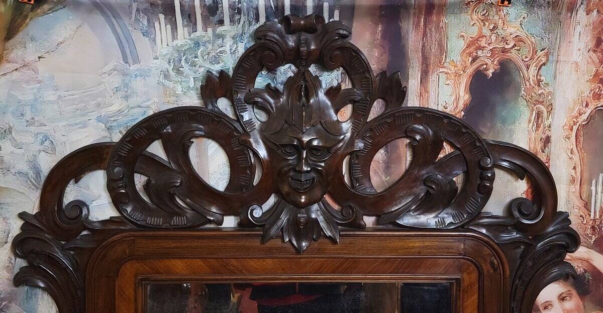 Very important carved wooden mirror, dating from the 19th century, Napoleonic III period.