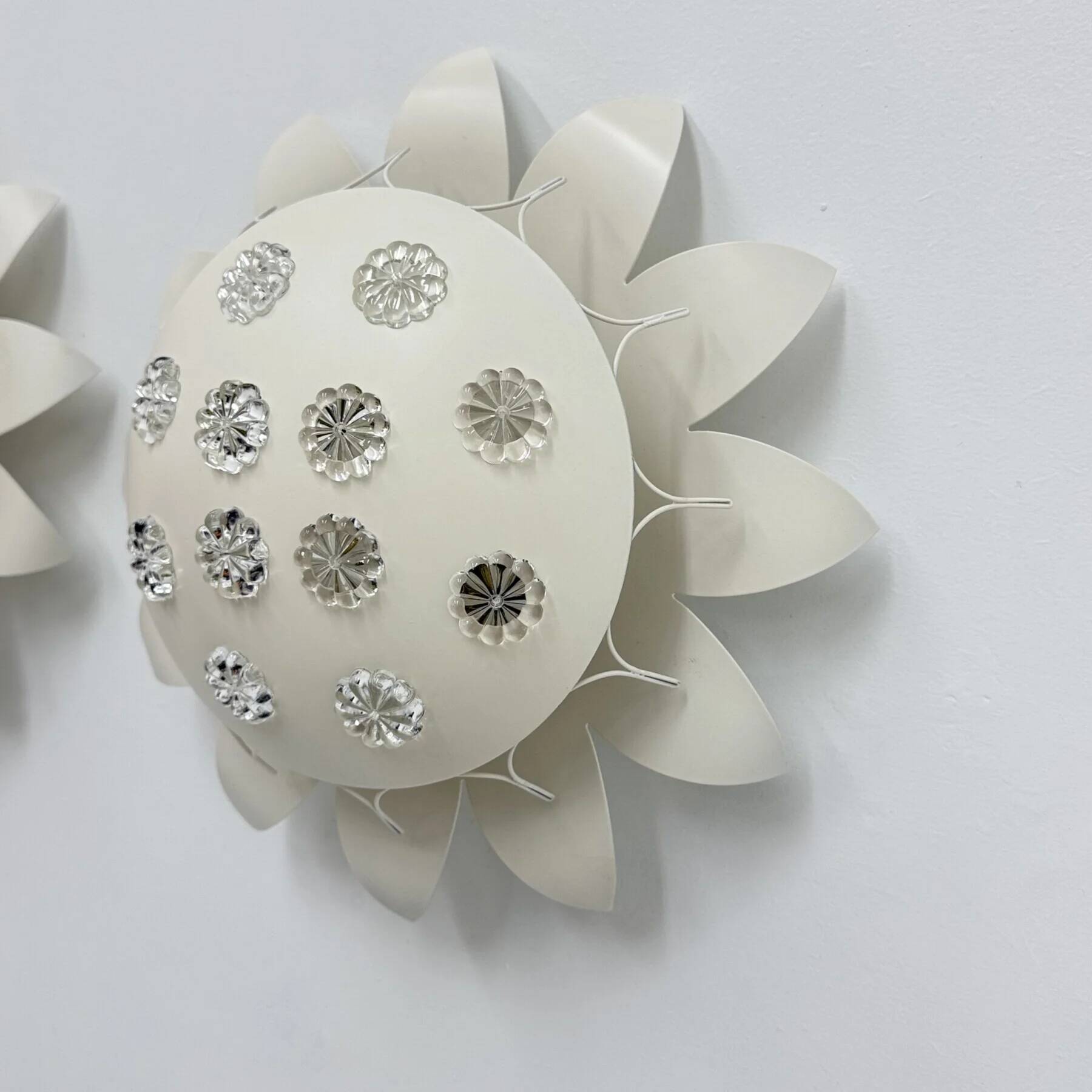 Set of 2 Emil Stejnar wall lamps with flower crystals, 1950s Vienna