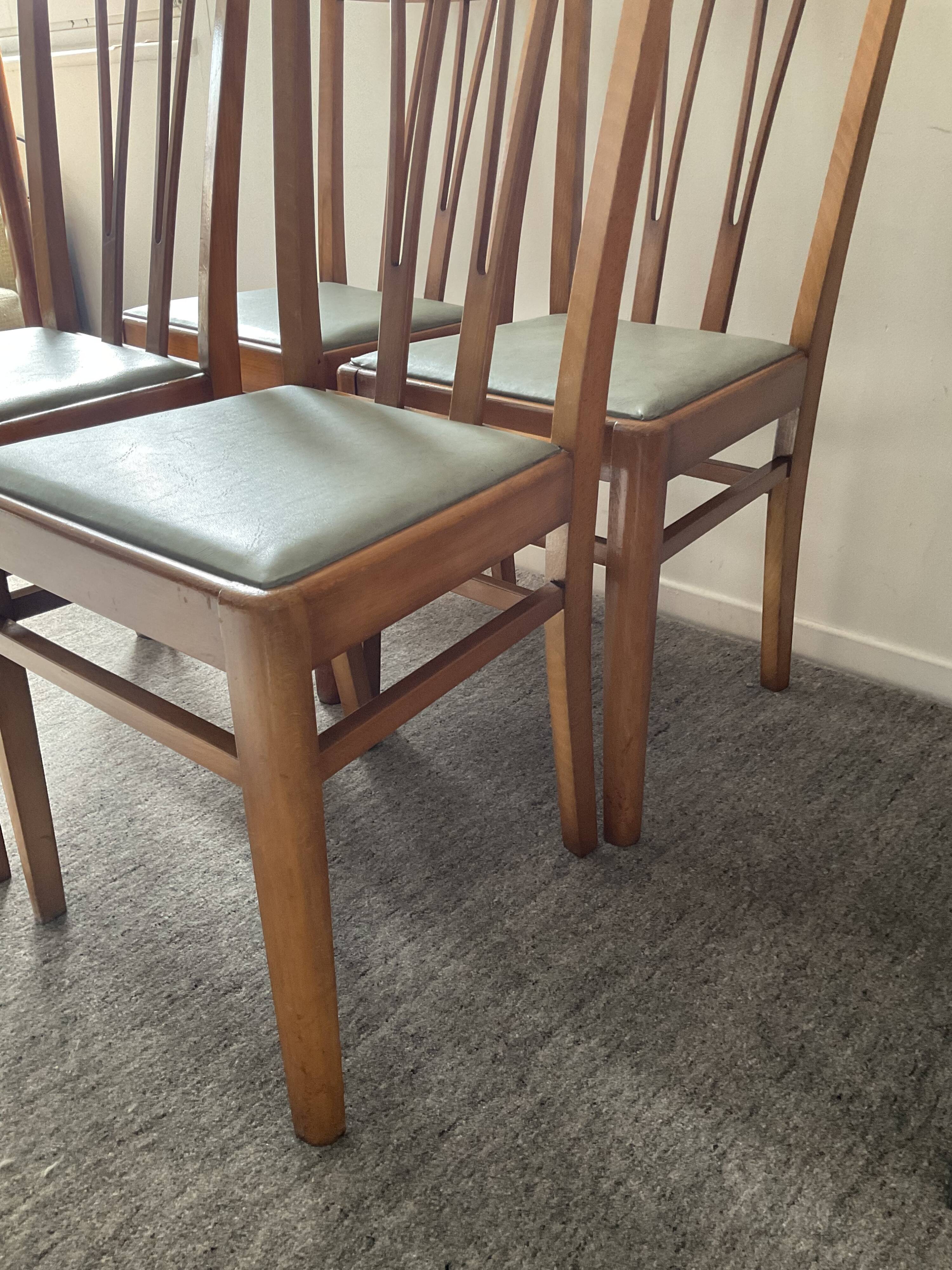 Series of 4 vintage chairs from the 60s-70s