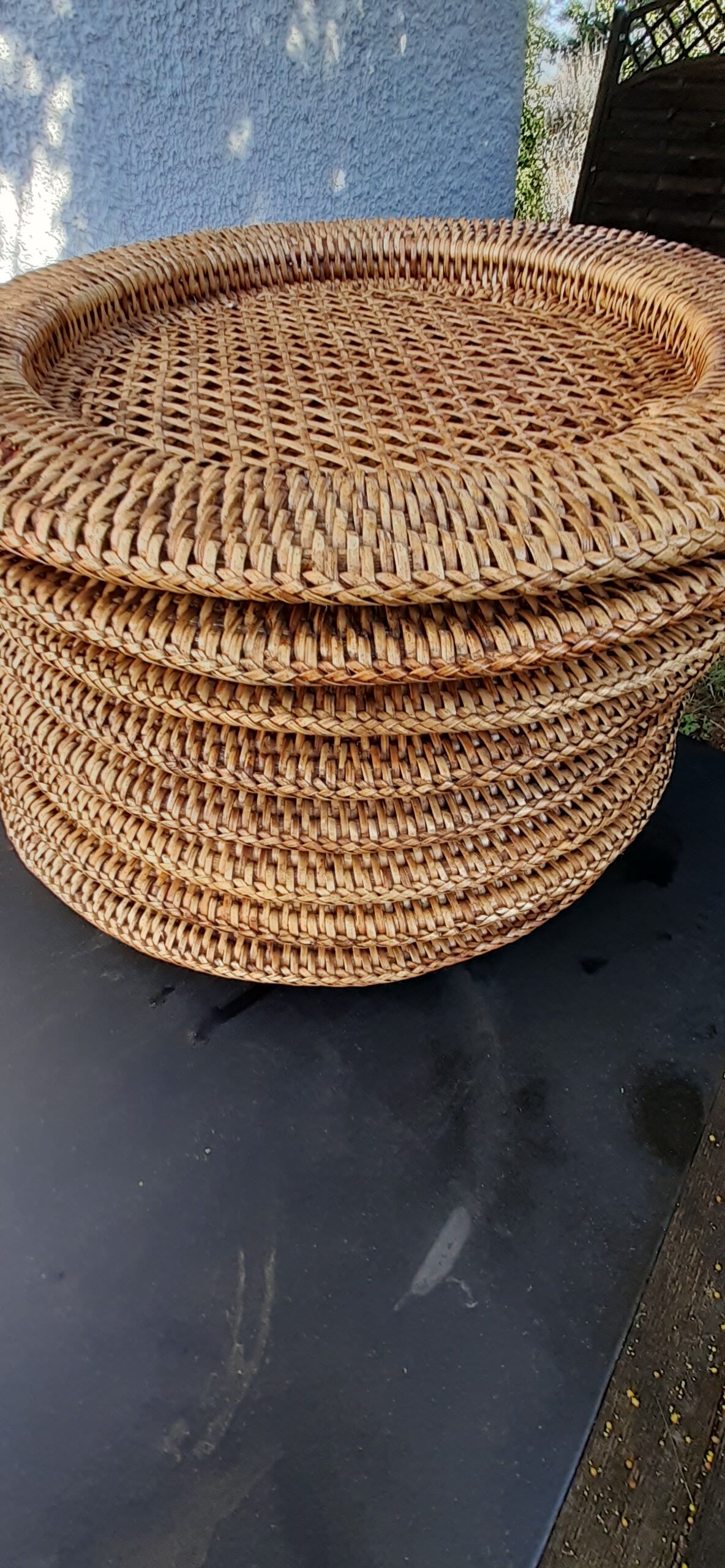 Rattan presentation plates