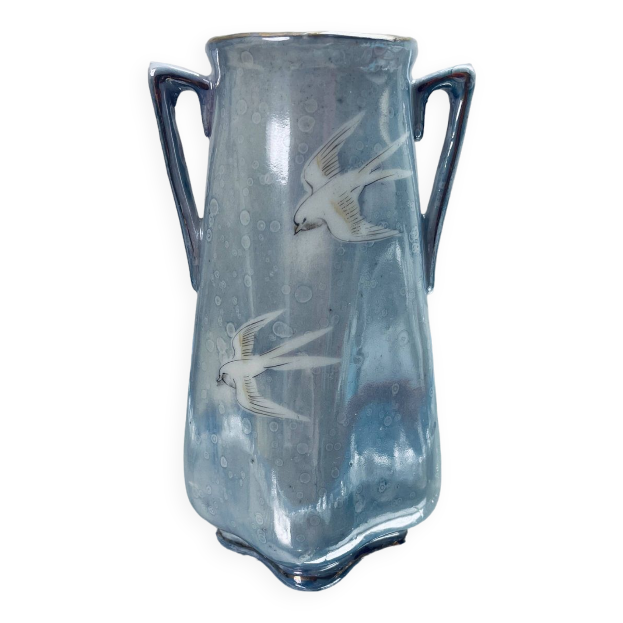 Japanese porcelain vase with dove patterns