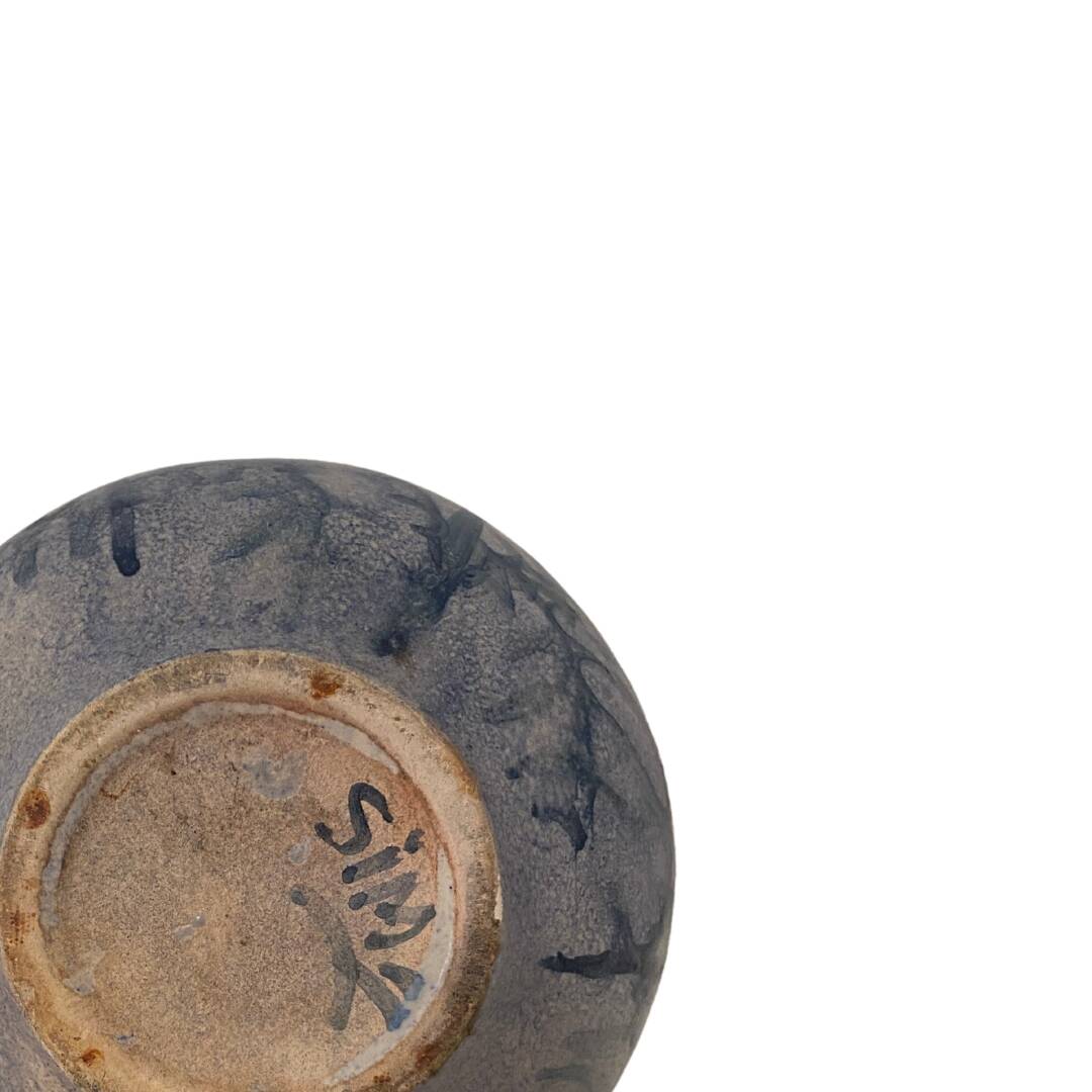 Vase en céramique émaillée bleu à décor de chardon