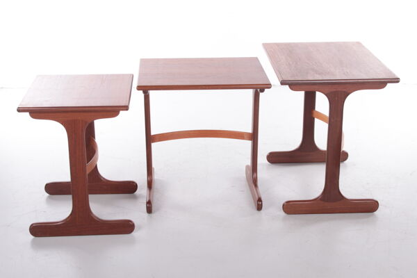 Ensemble de 3 tables gigognes en teck par Victor Bramwell Wilkins, G-Plan, années 1960
