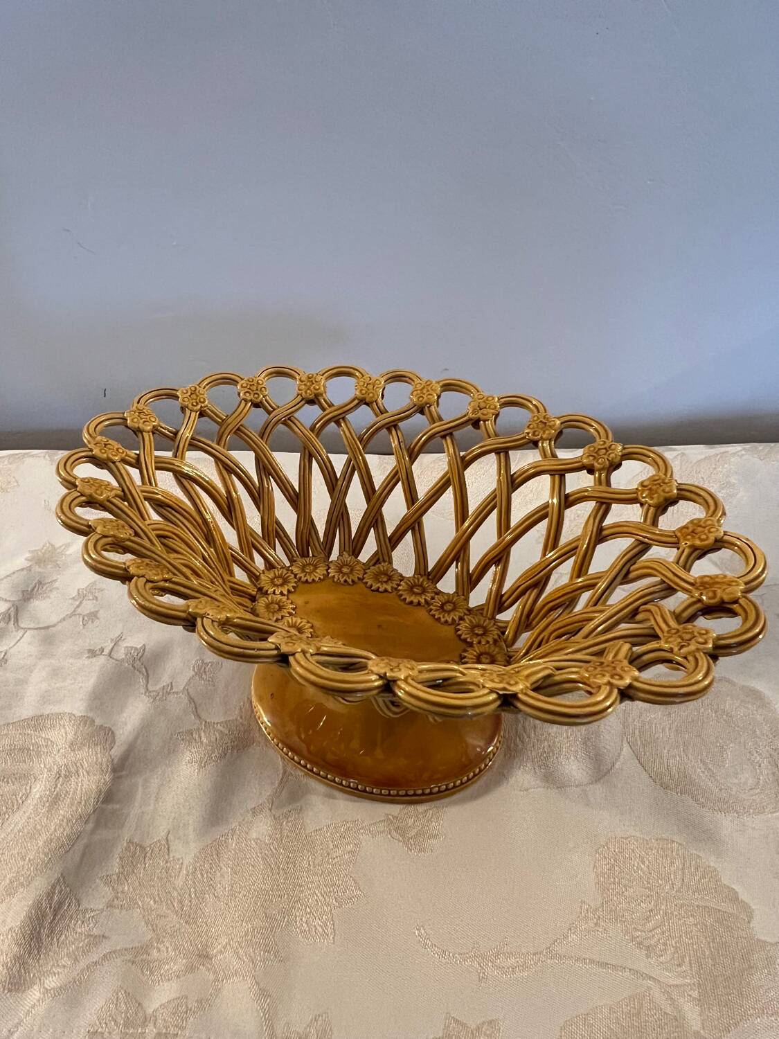 Pichon Uzès fruit basket