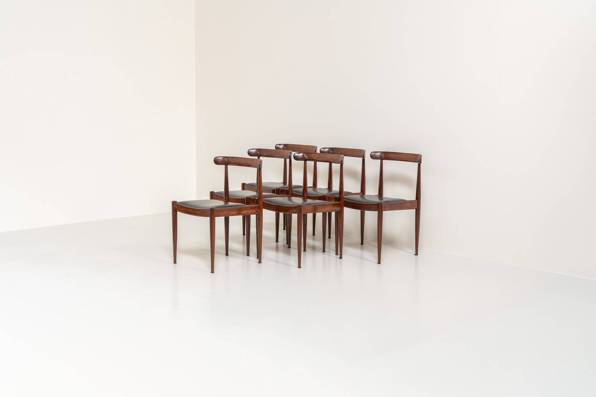 Set of 6 "Model 500" dining chairs by Alfred Hendrickx