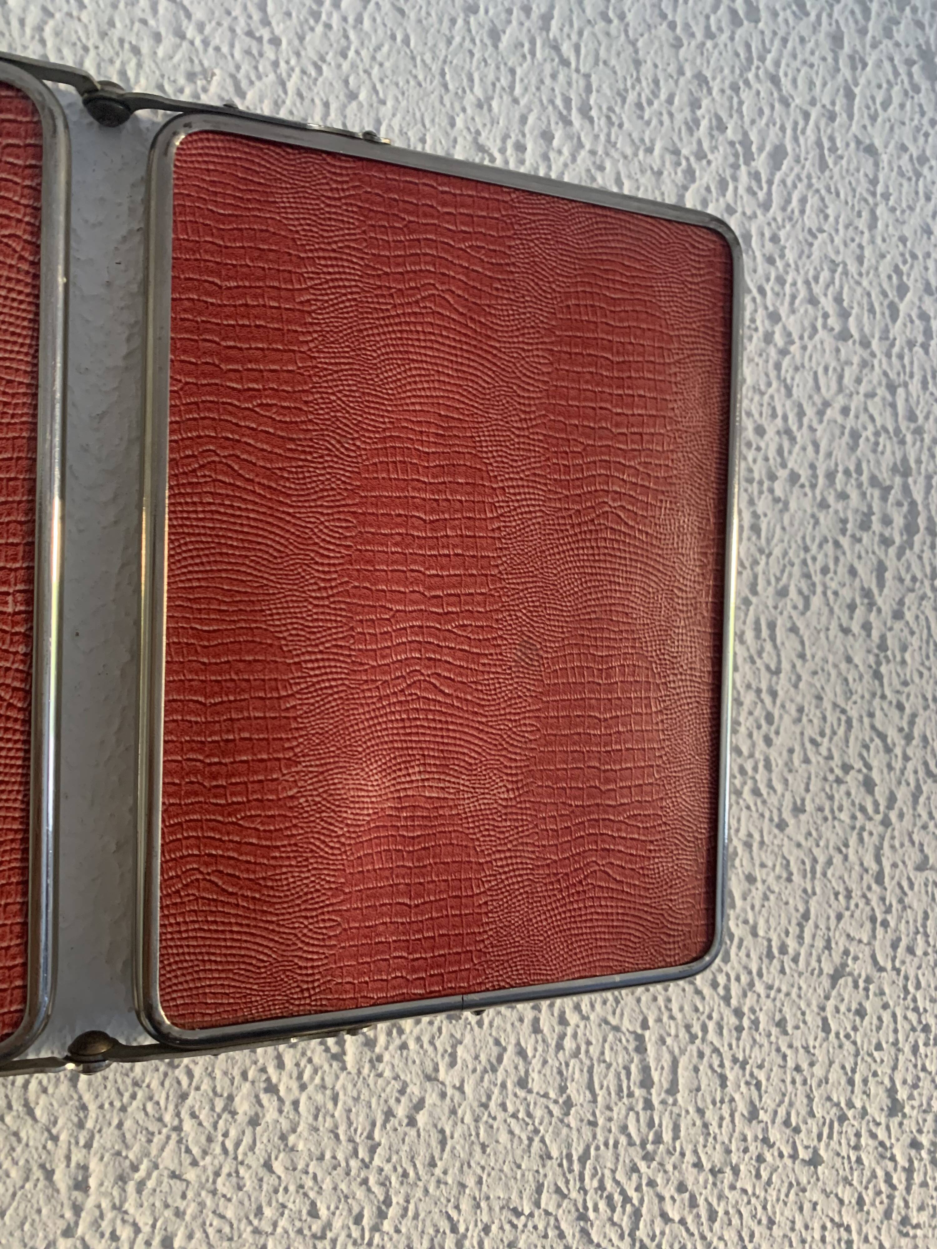 Vintage 1950s beveled barber triptych mirror in grenadine - 21 x 49 cm