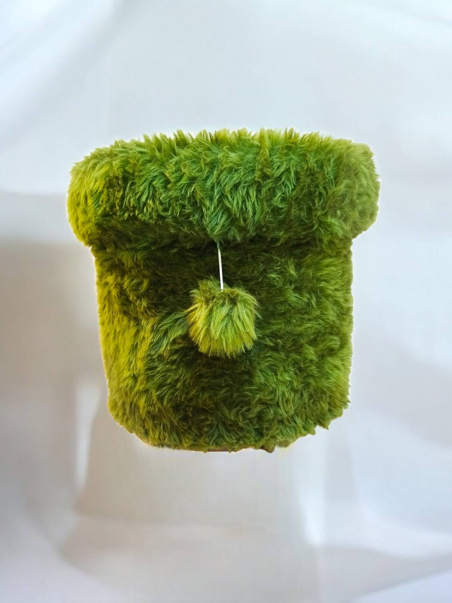 Hairy storage pouf