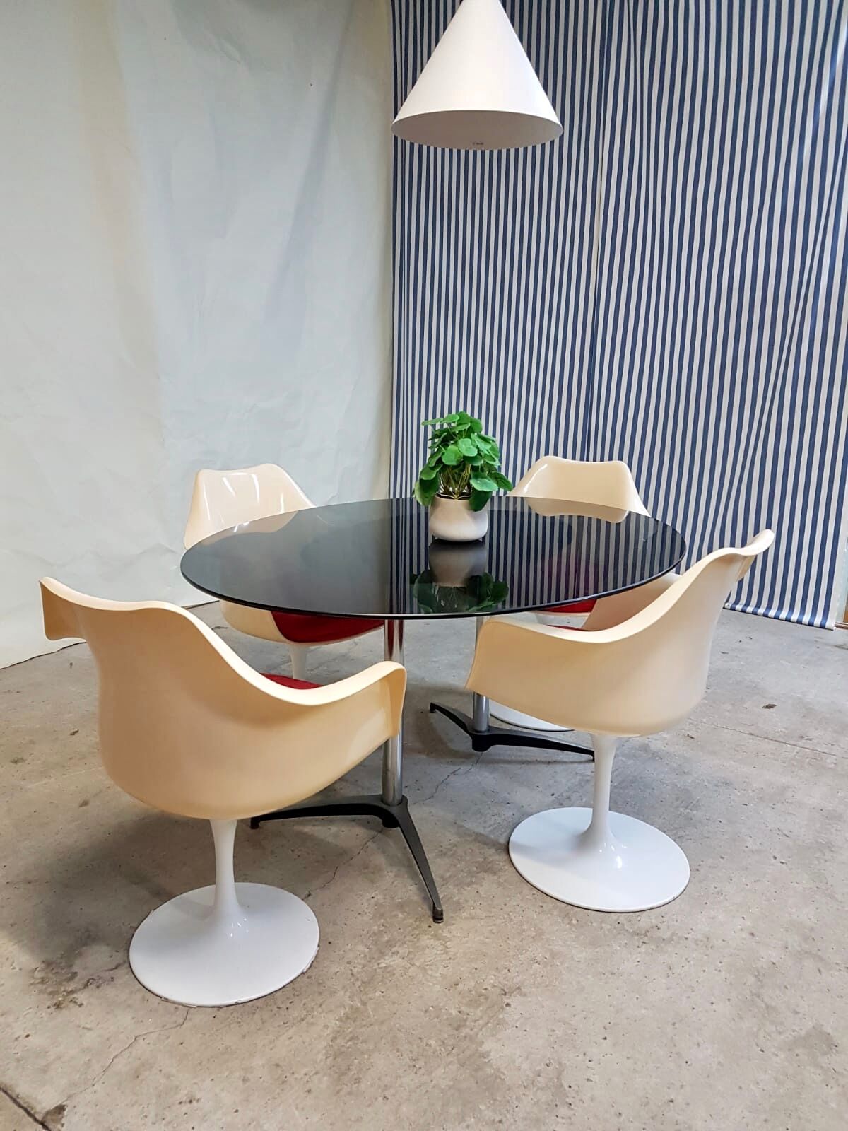 Vtg Mid Century 4 - 6 Seat Glass Aluminium Pedestal Dining Table Retro 60s 70s