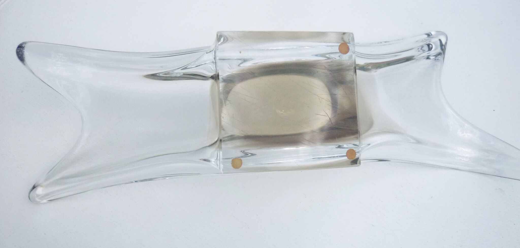 Cut fruit in stretched glass of the 70s