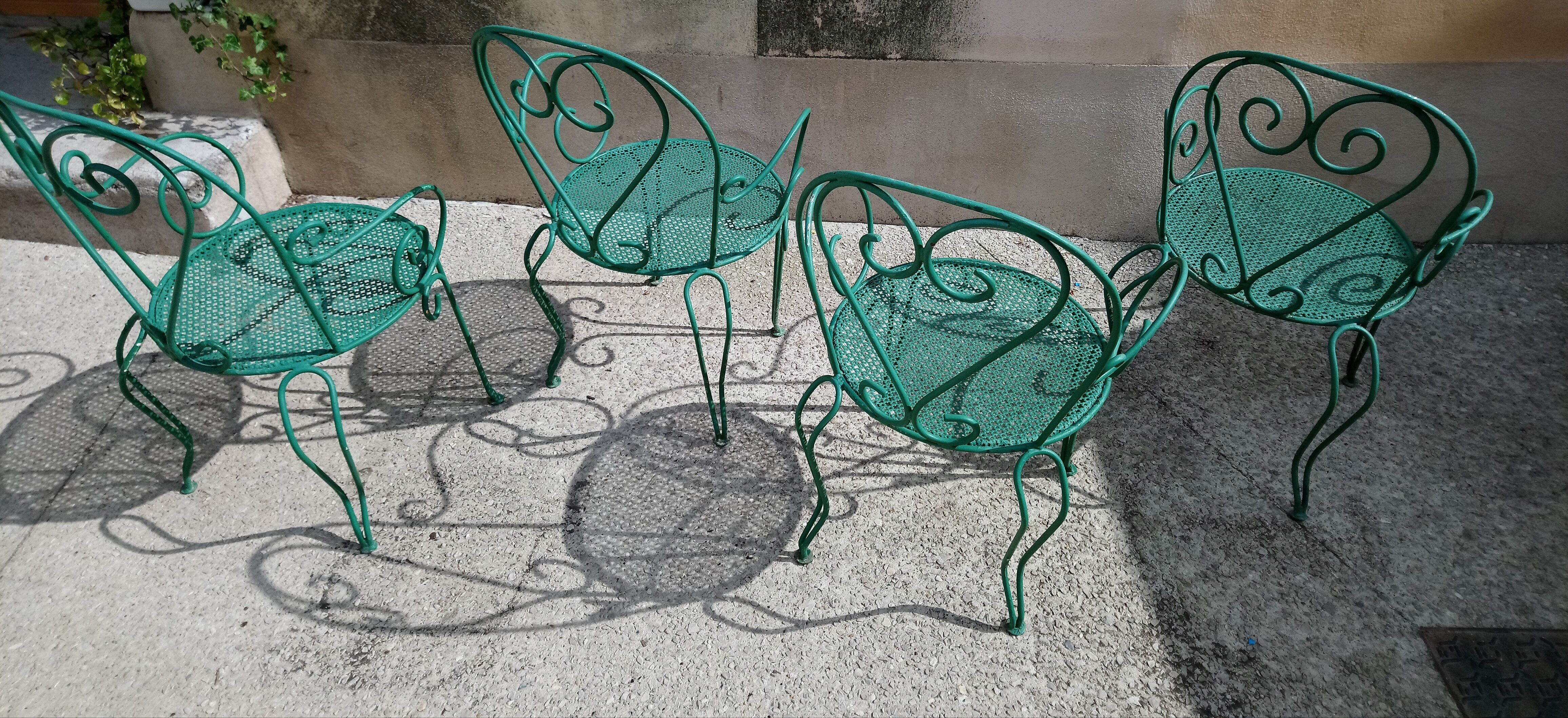 Suite de 4 fauteuils de jardin années 60