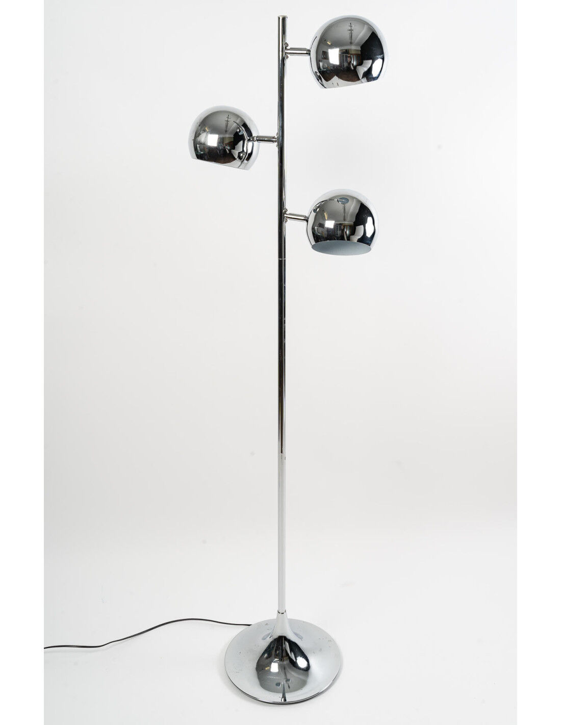 Design floor lamp in the taste of the 1970s