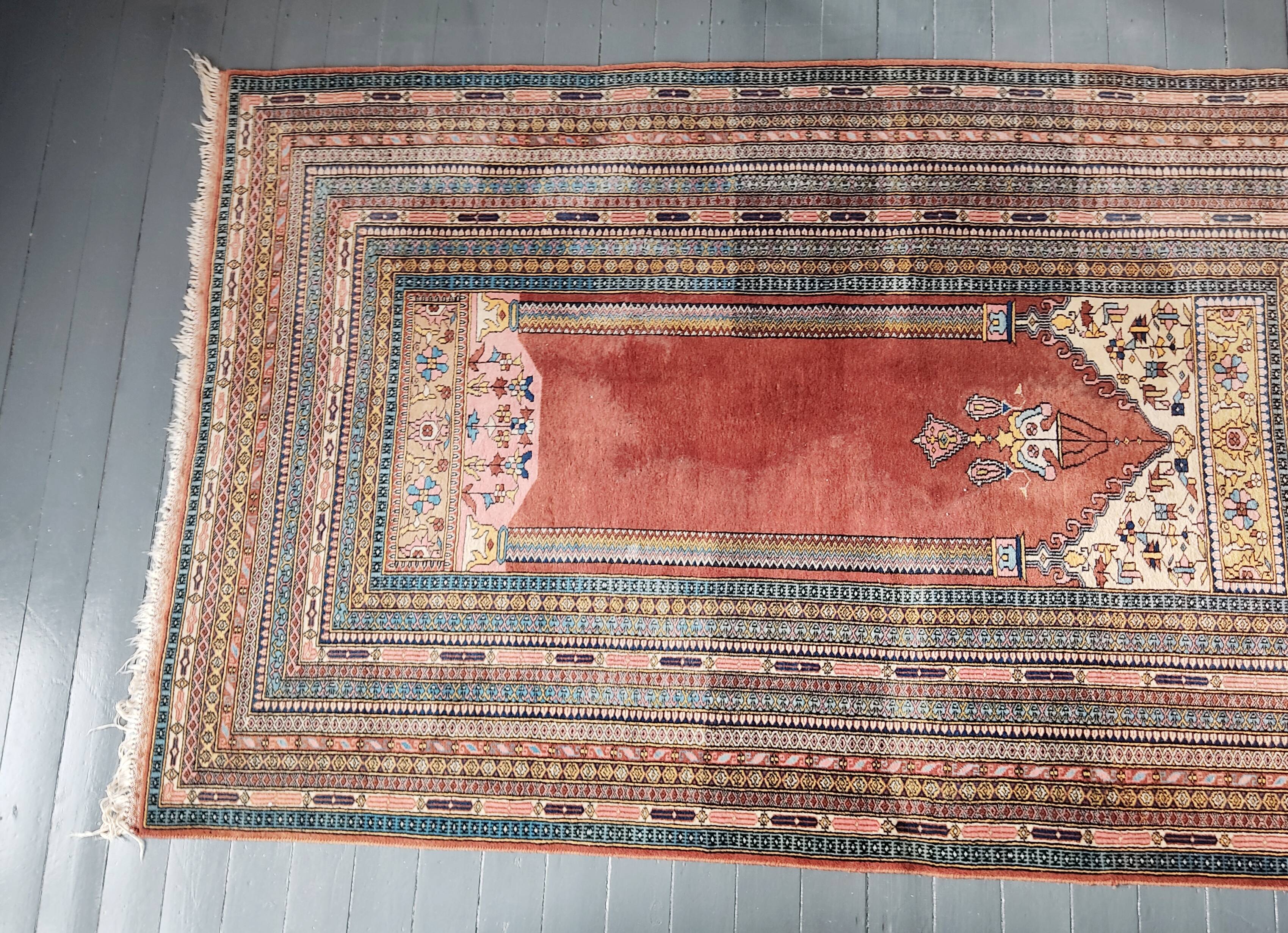 Oriental carpet 129 x 205 cm