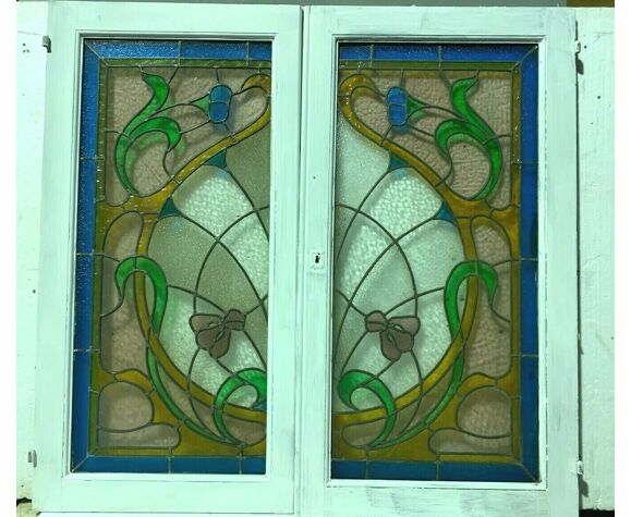 Fenêtre a deux vantaux en vitrail art nouveaux décor floral vers 1900 |  Selency