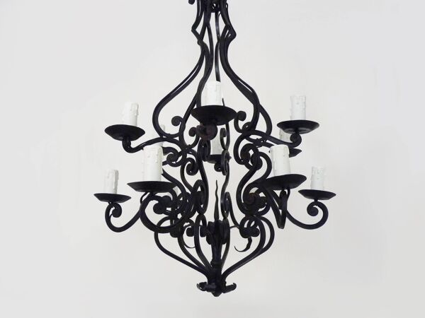 Grande lustre d'entrée ou de salon en fer forgé à 12 feux. Années 60 70