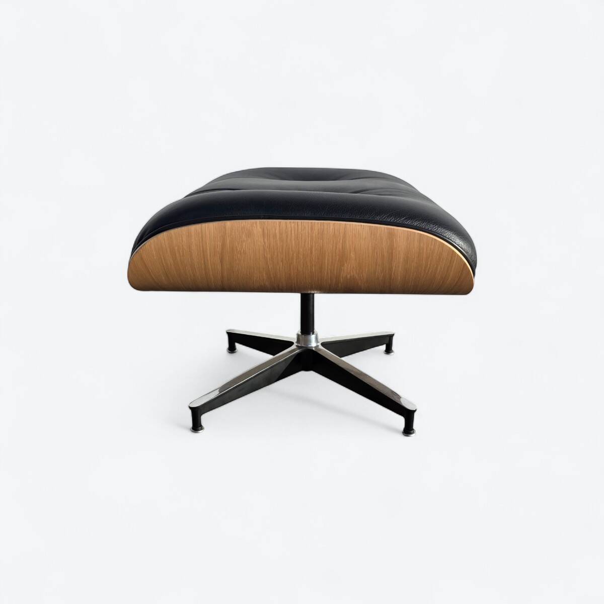 Fauteuil et repose-pieds hauts Herman Miller Original Eames, noir et chêne