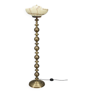 Lampadaire en laiton restauré des années 1940 avec abat-jour en verre