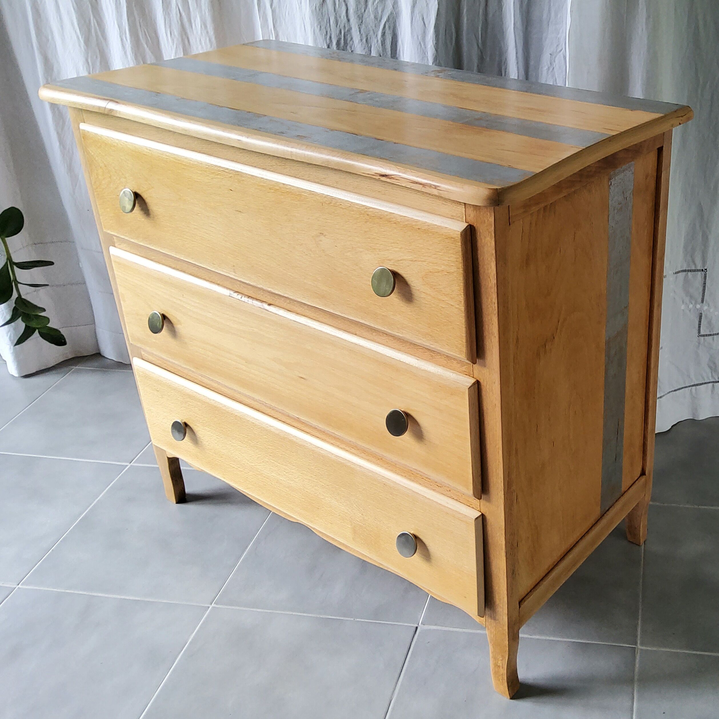 Commode vintage