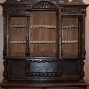 Armoire Néerlandaise Sculptée en Chêne Massif Début XIXe Siècle