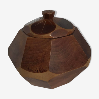 Octagonal box in solid wood dug facets
