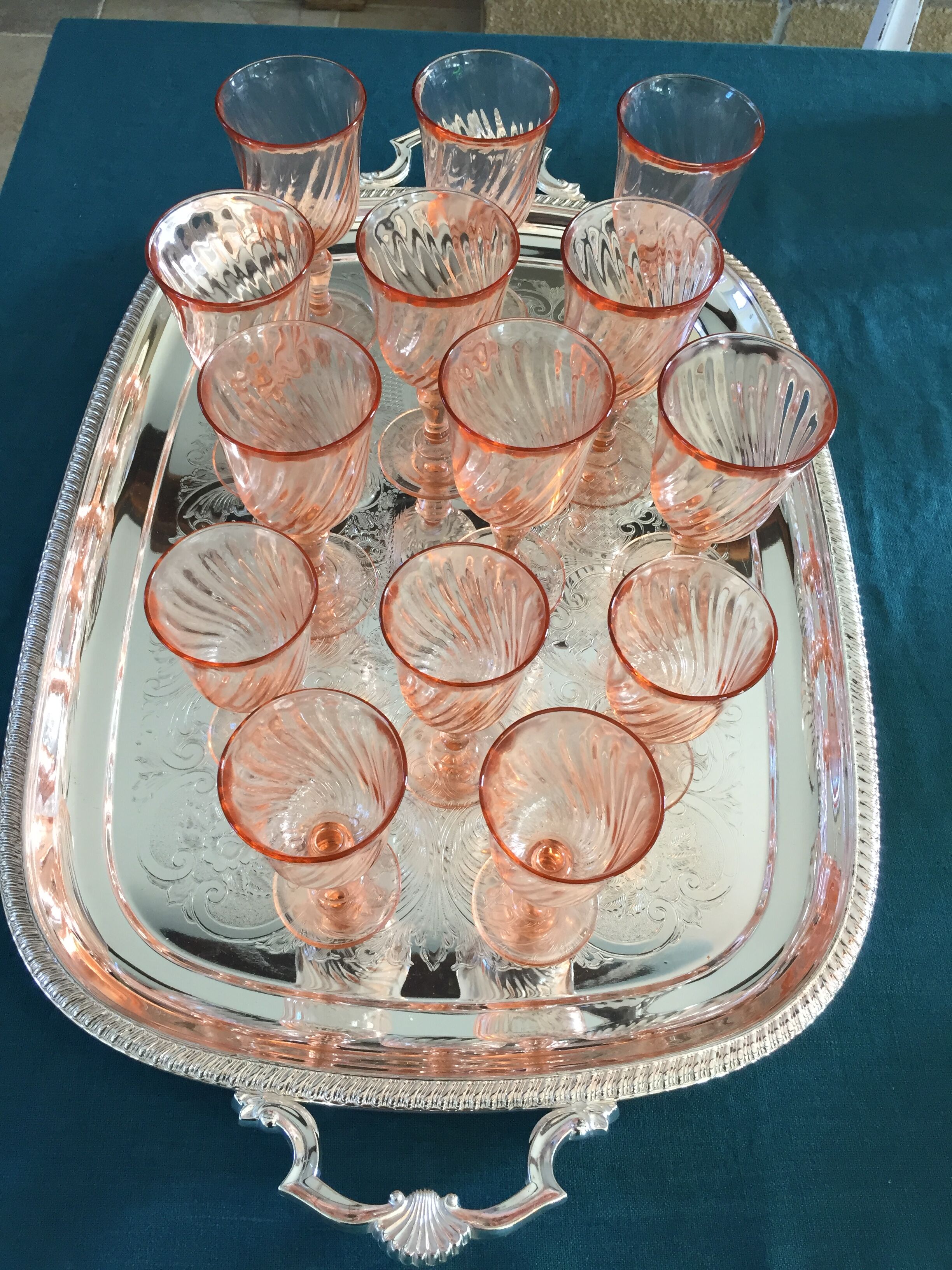 Series of 6 cups in pink glass France