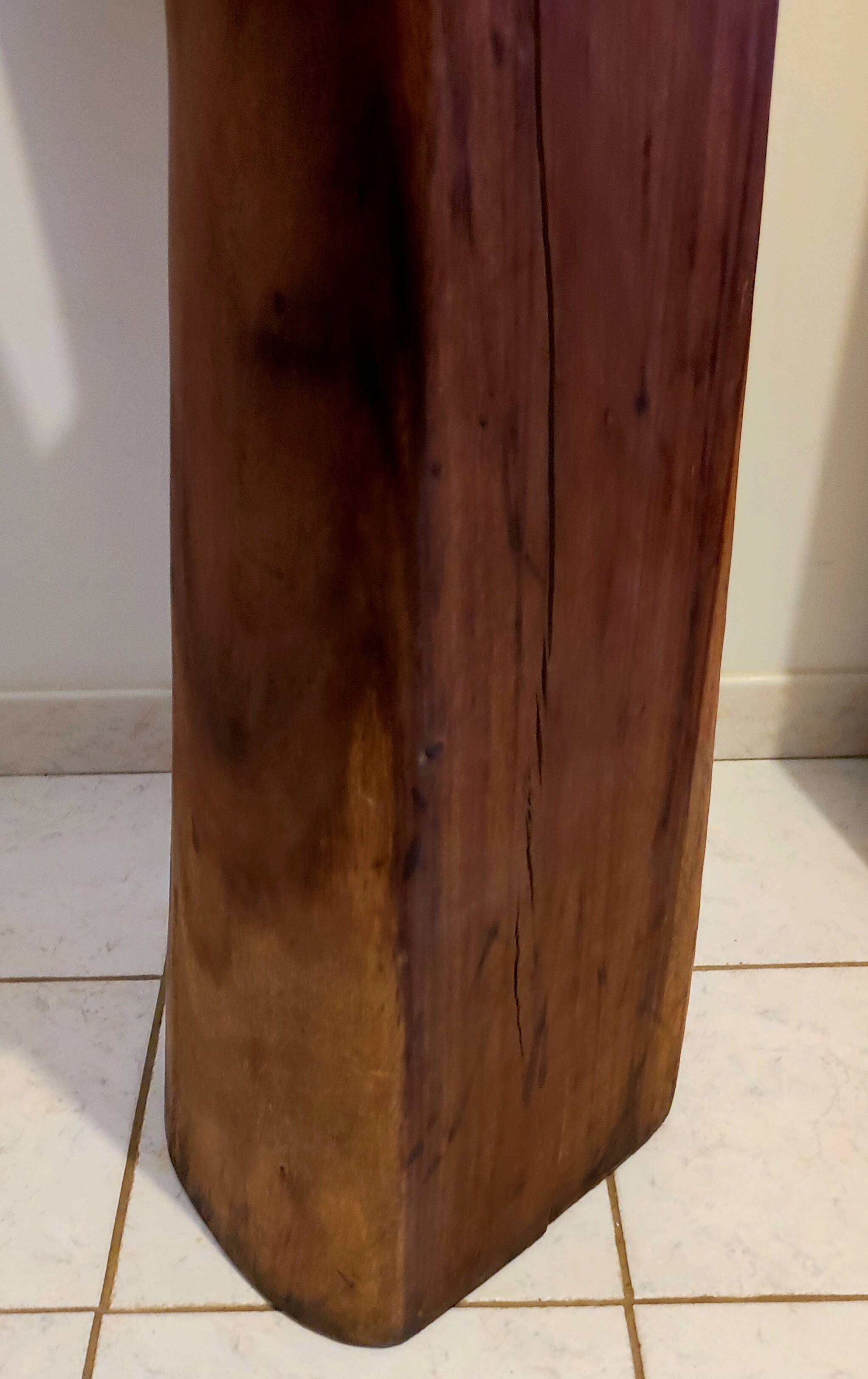 Chaise main (haute) bois exotique massif, vers 1970
