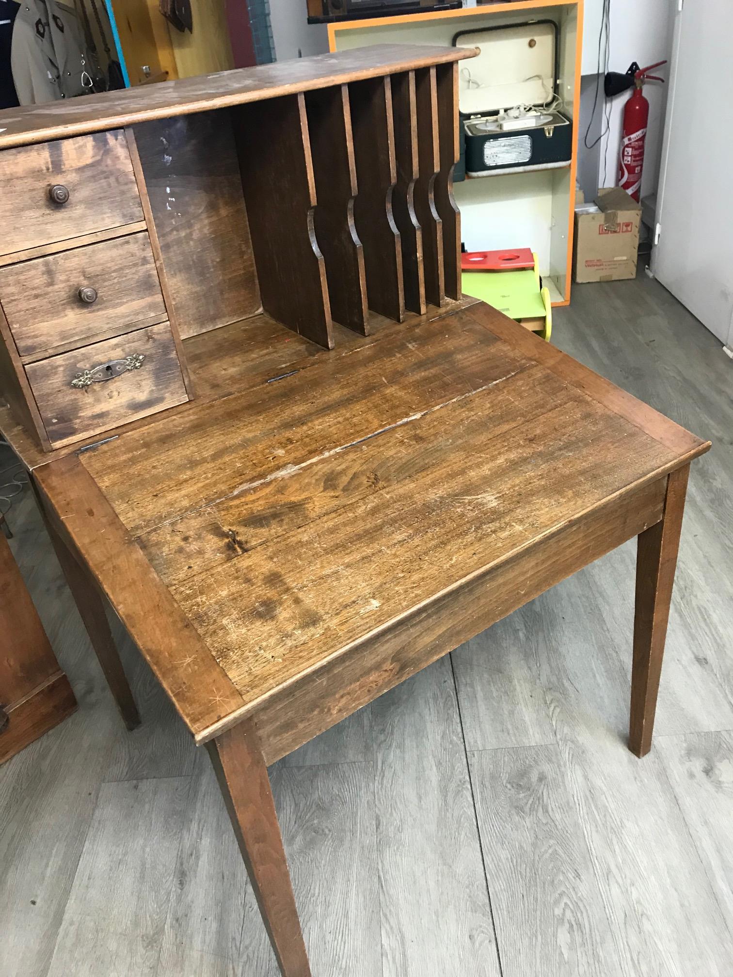 Bureau de pente aide notaire