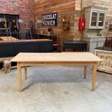 Elm farmhouse table spindle legs