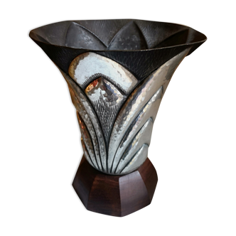 Art-deco vase in etain signed R Delavan