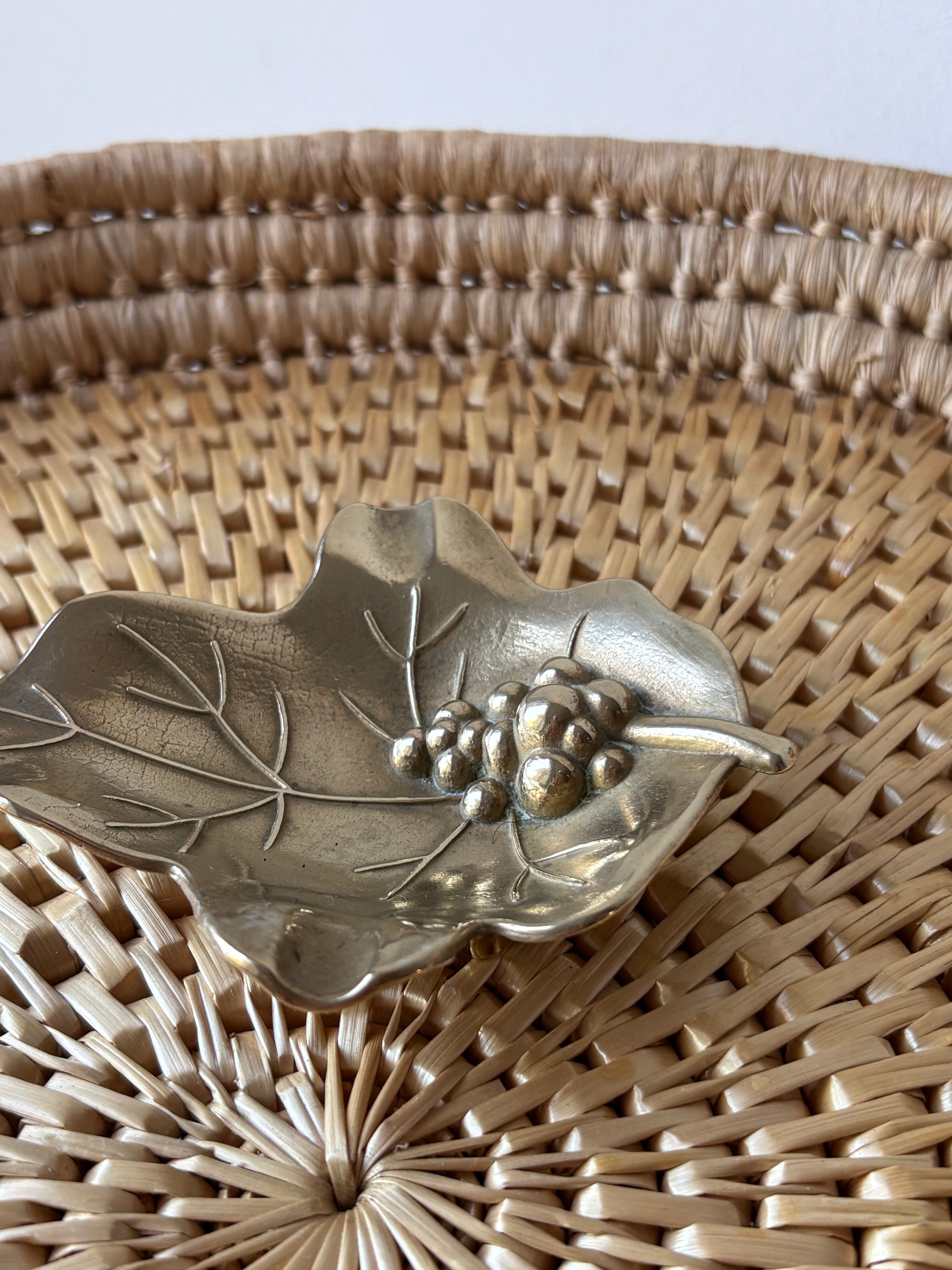 Silver-plated catchall - vine leaf with bunch of grapes